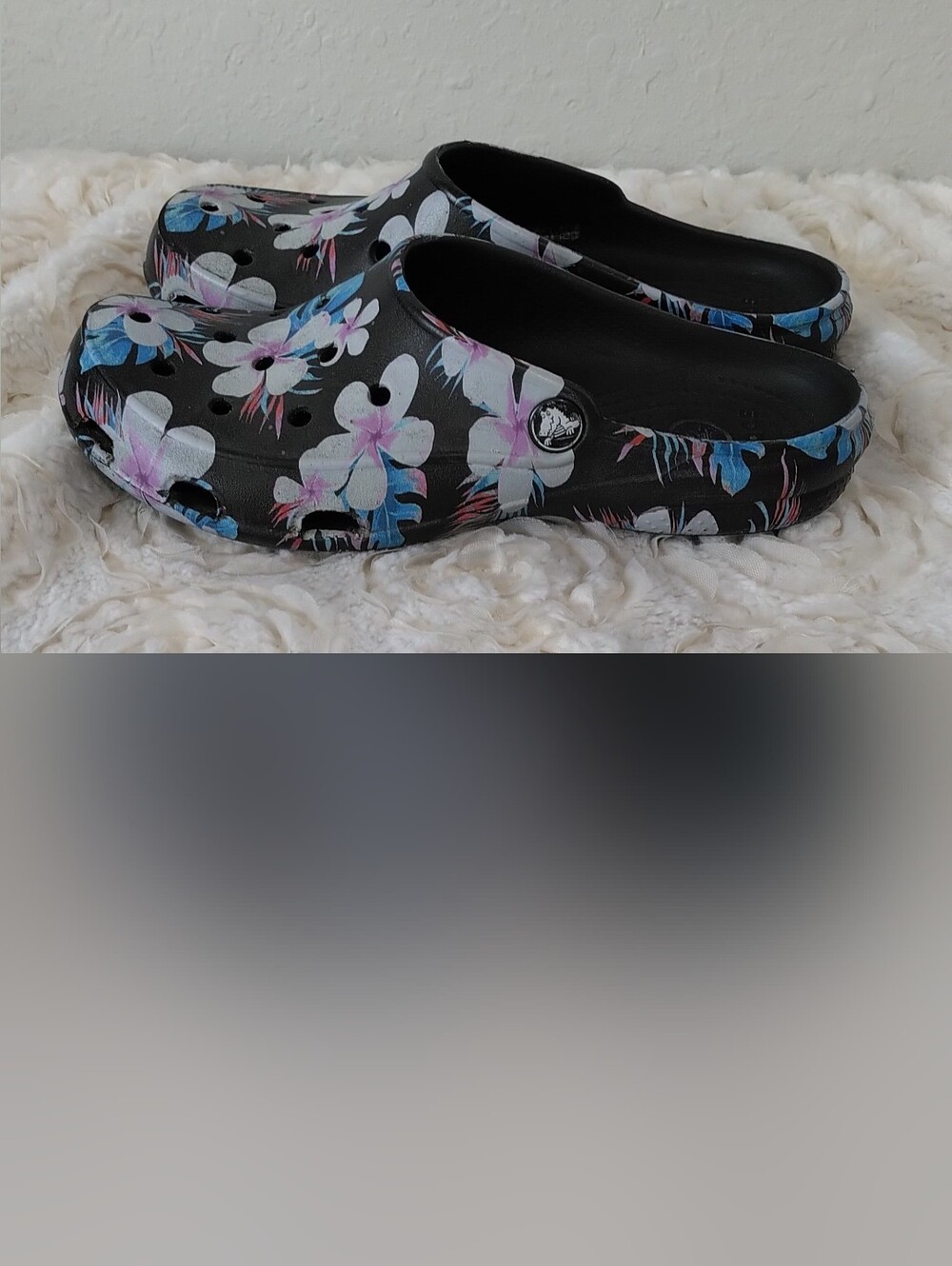 Women's Black Floral Slip-On Clogs - Tropical Print - Picture 3 of 8